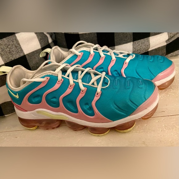 Nike VaporMax Plus Blue and Pink Athletic Shoes - Picture 1 of 4